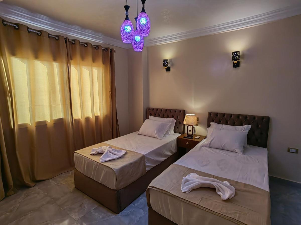 Gem Overlooking Inn Nazlet el Simman Exterior photo